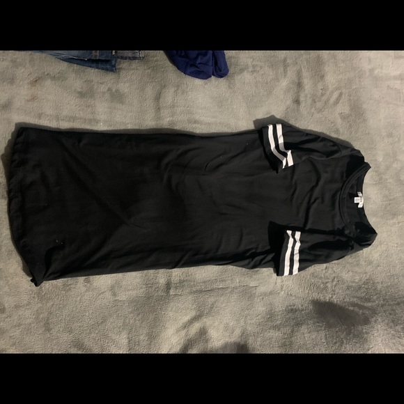 Dress - Picture 1 of 2